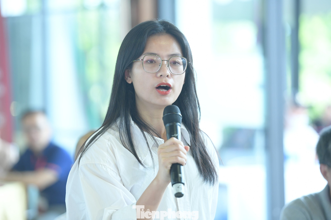 Các nhà báo tác nghiệp, đặt câu hỏi cho Ban tổ chức giải đấu.