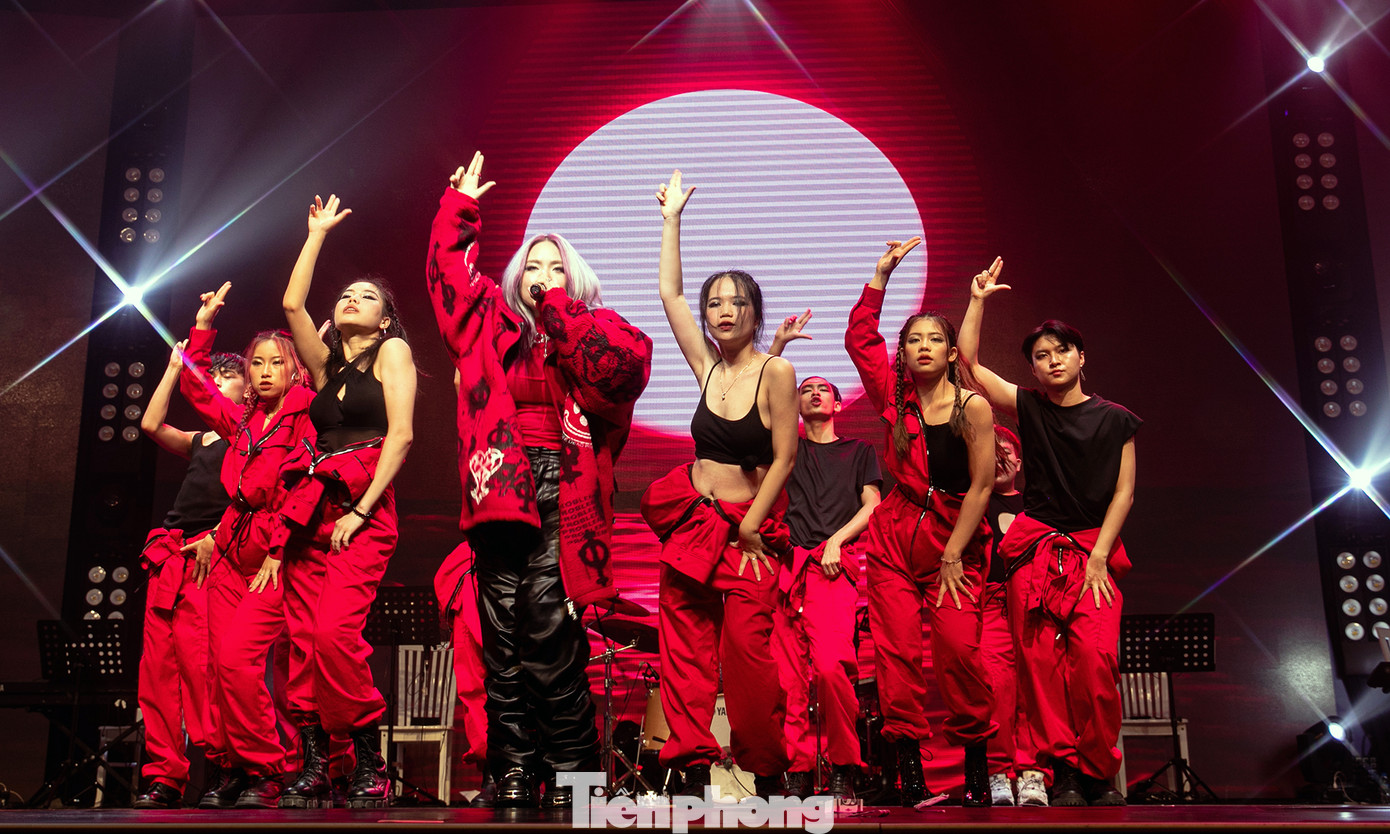 Kỳ thi khóa 4 năm nay có sự tham gia của 28 sinh viên. Trong đó, có một số sinh viên từng đạt thành tích âm nhạc, như: Nguyễn Thanh Hường đoạt giải Nhì cuộc thi Kpop Global Audition tại Việt Nam, chuẩn bị được sang Hàn để đào tạo âm nhạc; Hyee Phạm từng tham gia 2 dự án âm nhạc với nghệ sĩ Hàn Quốc là bài: Waiting for You và Butterfly để quảng bá du lịch Việt Nam; Triệu Quang Vinh lọt Top 60 Vietnam Idol.