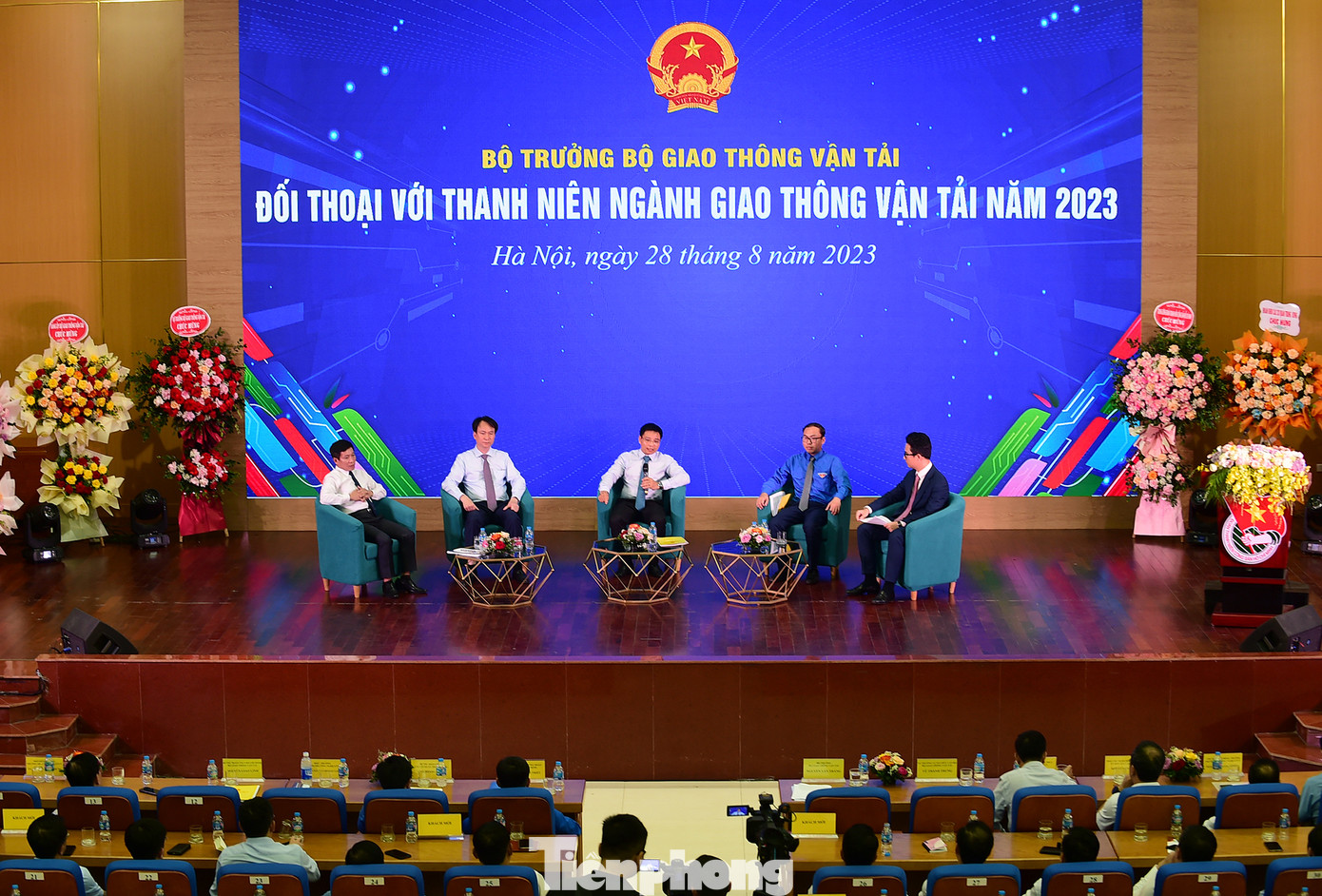 Quang cảnh buổi đối thoại. Ảnh: Xuân Tùng Quang cảnh buổi đối thoại. Ảnh: Xuân Tùng