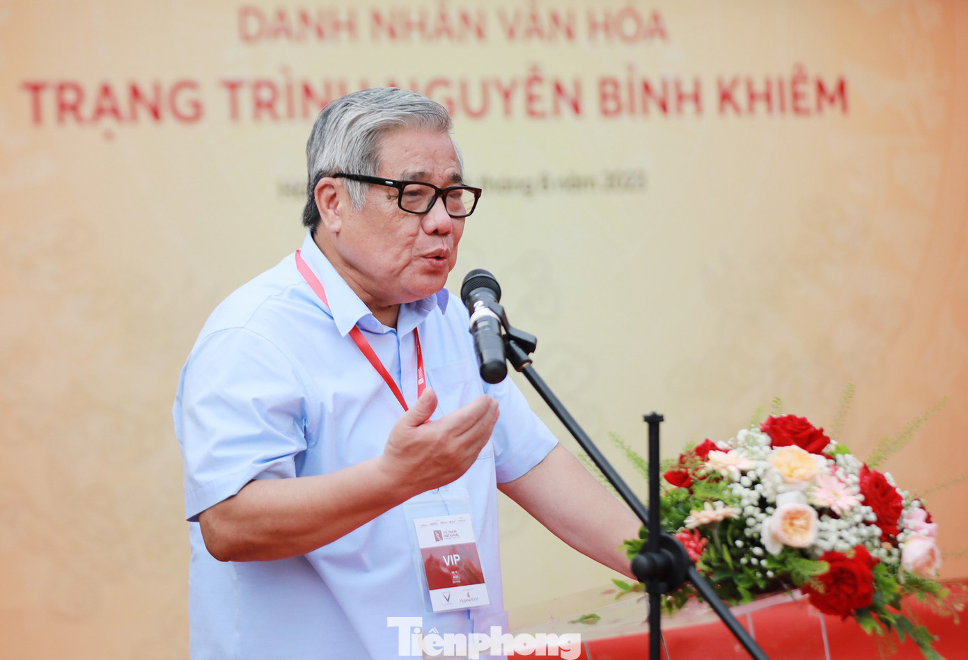 GS.TS Vũ Minh Giang trao đổi về thân thế và sự nghiệp Nguyễn Bỉnh Khiêm. GS.TS Vũ Minh Giang trao đổi về thân thế và sự nghiệp Nguyễn Bỉnh Khiêm.