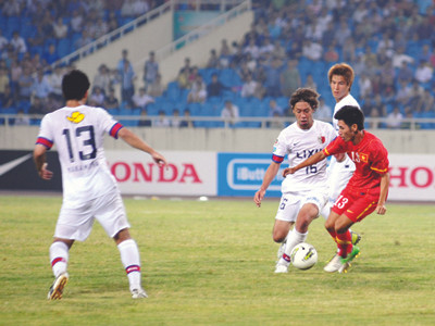 Các cầu thủ U23 VN đã có bài học bổ ích từ trận đấu với các cầu thủ Kashima Antlers. ảnh Hoàng Anh. Các cầu thủ U23 VN đã có bài học bổ ích từ trận đấu với các cầu thủ Kashima Antlers ảnh Hoàng Anh