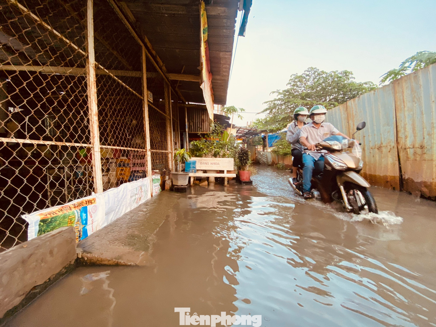 Đỉnh triều cao nhất tại TPHCM có thể xuất hiện vào ngày 3-4/12 (tức mùng 3-4/11 Âm lịch), ở mức ở mức xấp xỉ Báo động 3. (Ảnh minh họa: Hữu Huy)