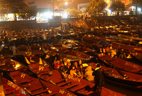 Dịch vụ thuyền đò phục vụ gần như 24/24