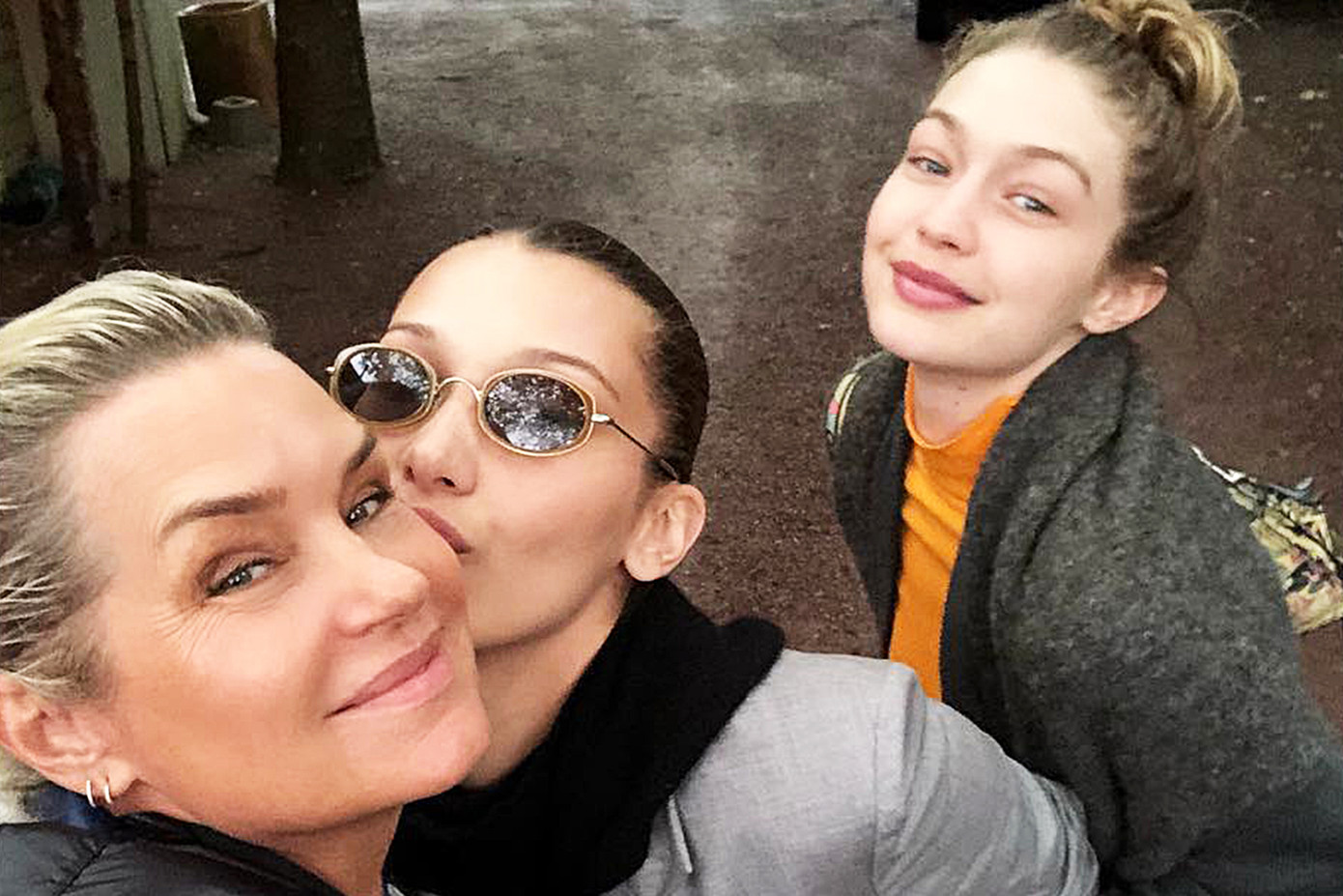 Không thể phủ nhận sức ảnh hưởng của bà tới sự thành công của Gigi và Bella Hadid.
