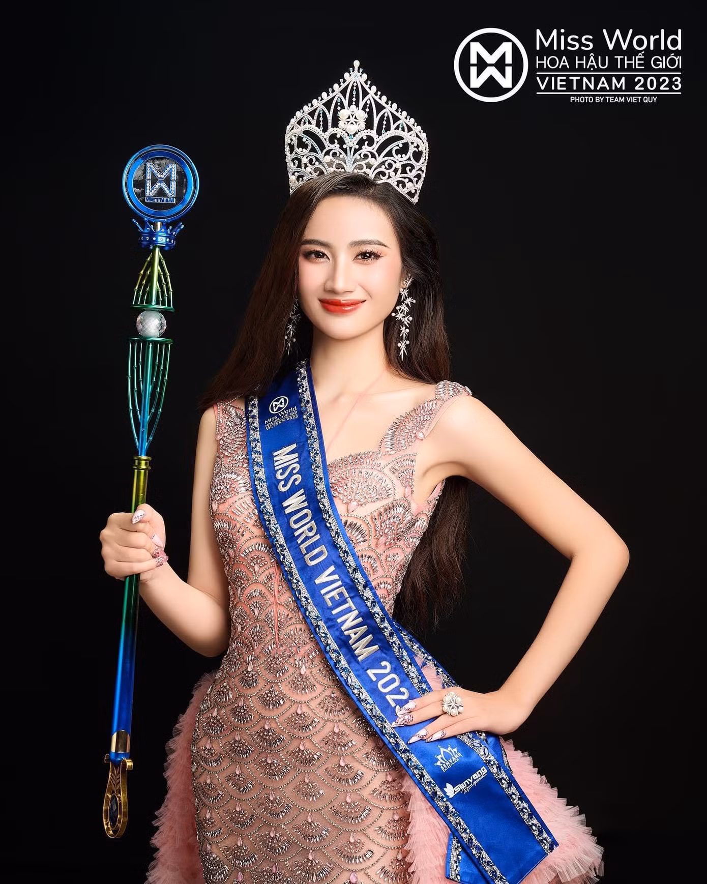 Hoa hậu Ý Nhi tạo ra phản ứng trái chiều khi chia sẻ thẳng thật suy nghĩ của bản thân.
