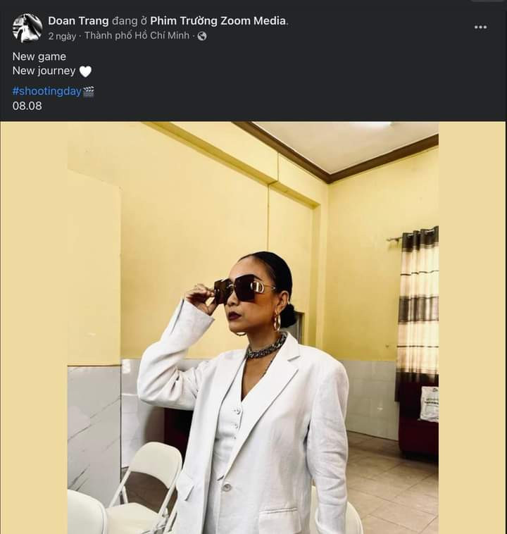 Ca sĩ Đoan Trang bất ngờ trở về Việt Nam và check-in tại studio khiến khán giả suy đoán cô cũng góp mặt trong chương trình Chị Đẹp Đạp Gió Rẽ Sóng.