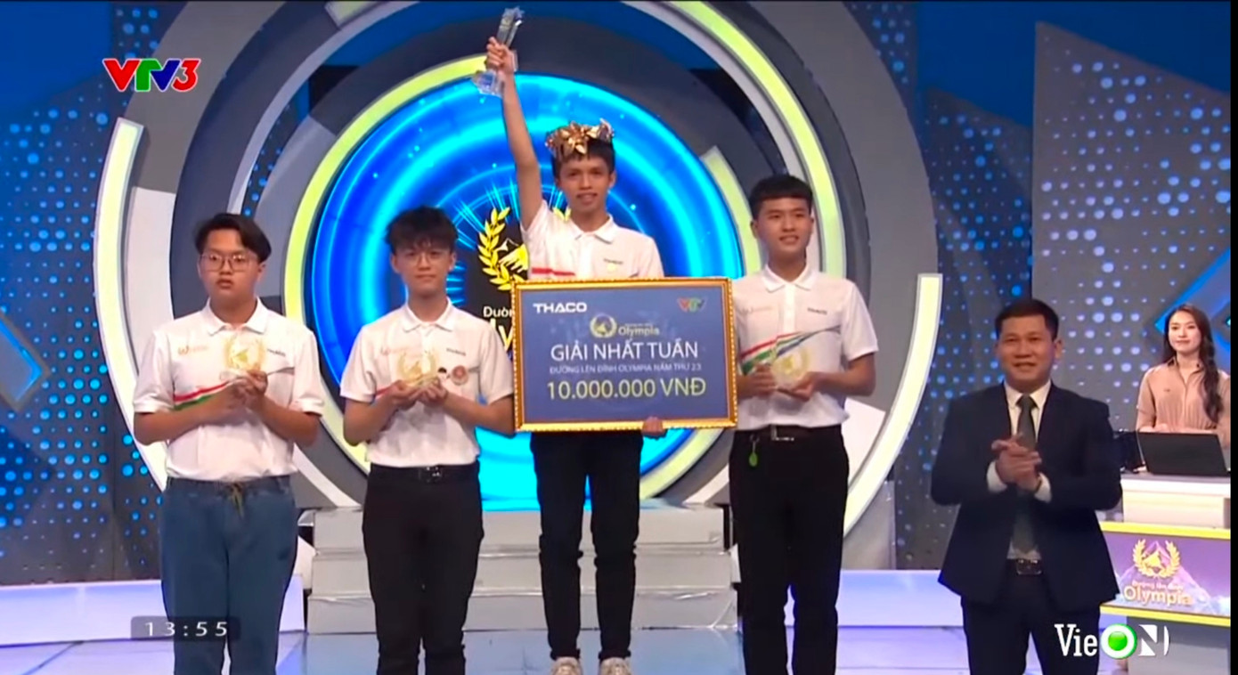 Nguyễn Minh Triết chiến thắng đầy thuyết phục với 330 điểm. Nguồn: Fanpage Đường Lên Đỉnh Olympia Nguyễn Minh Triết chiến thắng đầy thuyết phục với 330 điểm. Nguồn: Fanpage Đường Lên Đỉnh Olympia