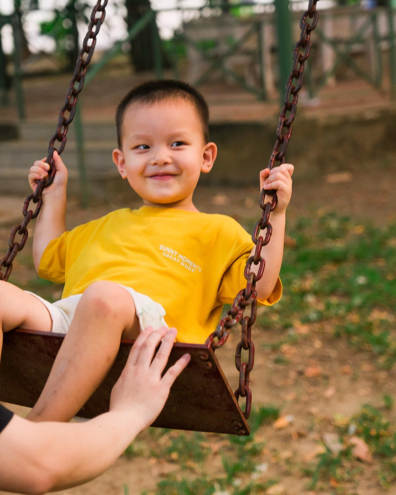 Leon gây ấn tượng bởi sự lém lỉnh, đáng yêu. Leon gây ấn tượng bởi sự lém lỉnh, đáng yêu.