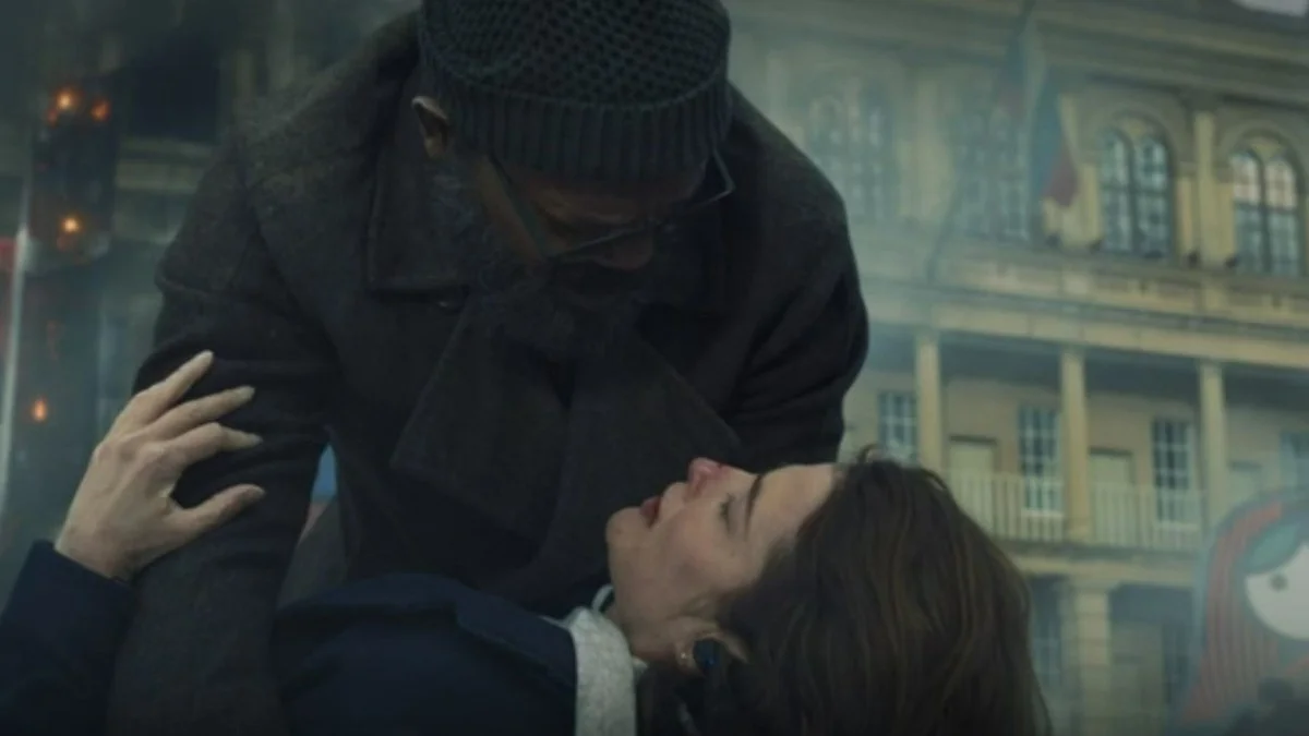 Giờ đây, Nick Fury dường như chẳng thể đứng ở ngoài chiến tuyến để lãnh đạo mà phải trực tiếp tham gia vào cuộc chiến sau sự ra đi của Maria Hill.