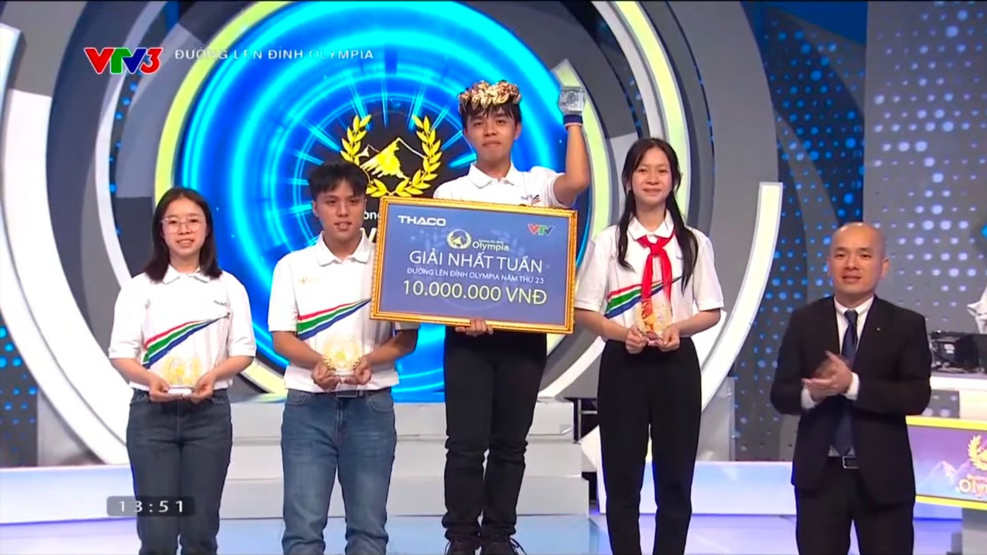 Nam sinh Khánh Hòa vươn lên dẫn đầu đầy thuyết phục với 265 điểm.