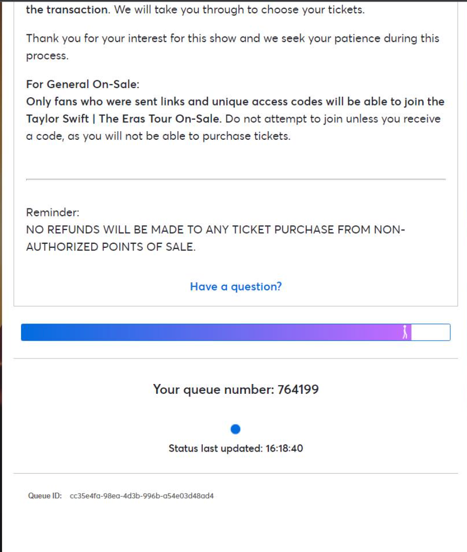 Kể cả vào sớm thì bạn vẫn phải xếp hàng sau hàng trăm nghìn người để mua vé.