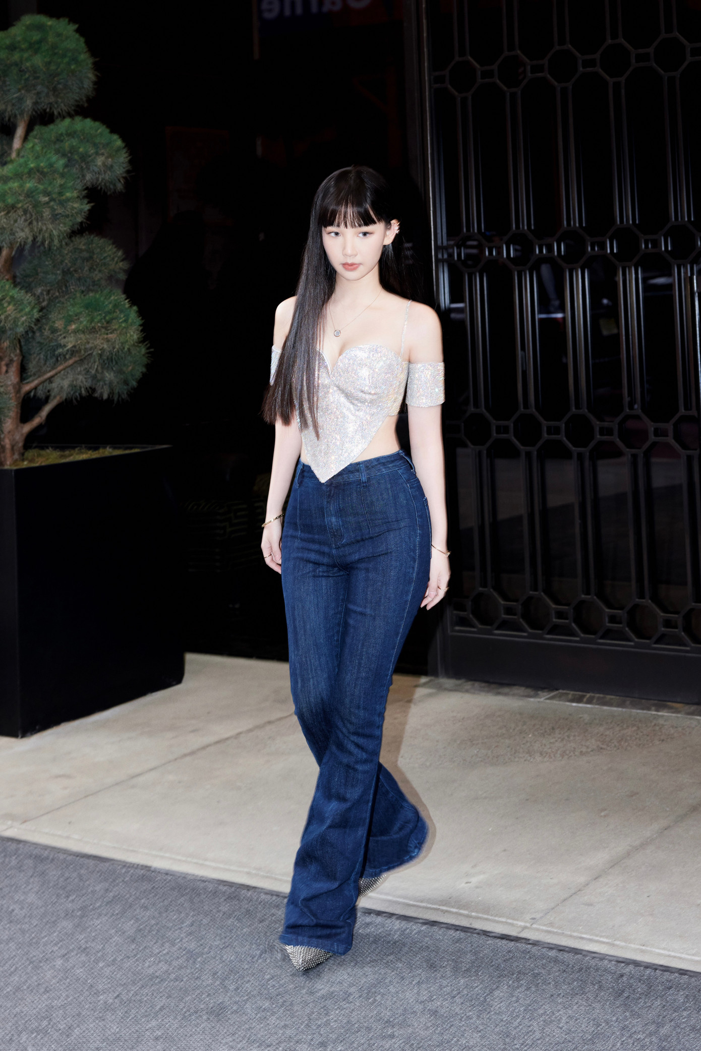 AMEE xuất hiện với phong cách thời trang mới. AMEE xuất hiện với phong cách thời trang mới.