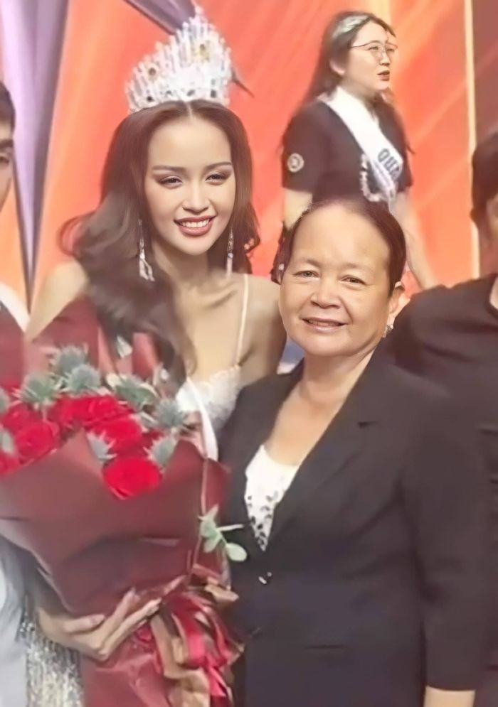 Chiếc áo tiếp tục xuất hiện khi Ngọc Châu trở thành Miss Universe Vietnam 2022.