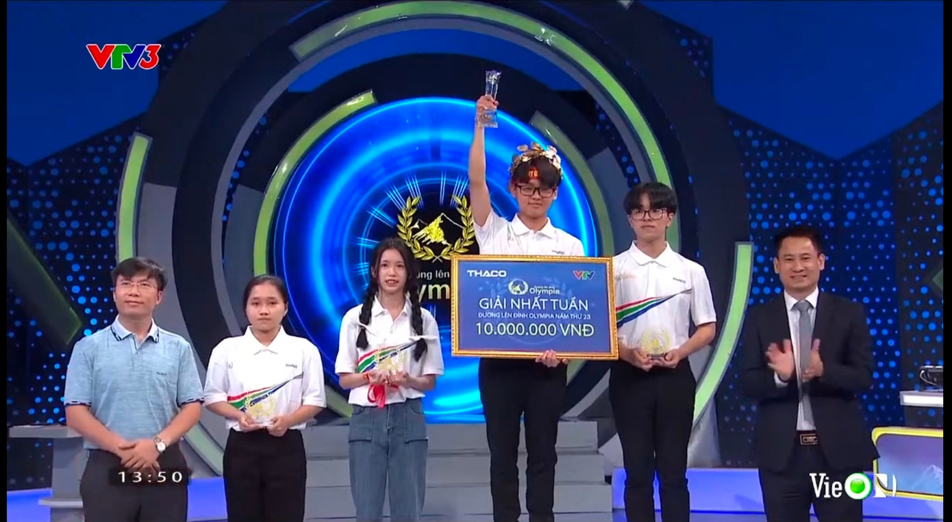 Với 295 điểm, nam sinh Đắk Lắk giành chiến thắng chung cuộc.