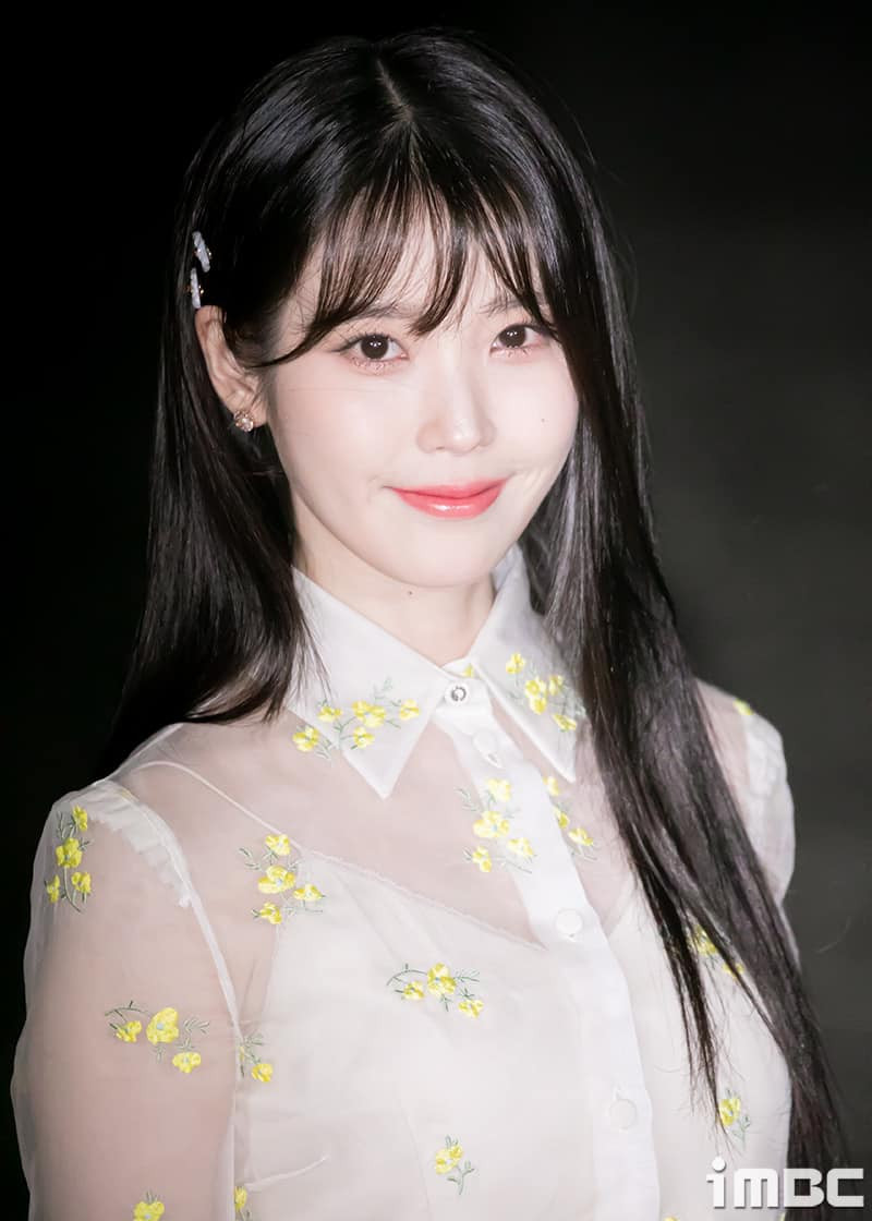 Nàng Đại sứ toàn cầu GUCCI "nửa kín nửa hở" với trang phục sử dụng vải voan trong suốt. Nàng Đại sứ toàn cầu GUCCI "nửa kín nửa hở" với trang phục sử dụng vải voan trong suốt.