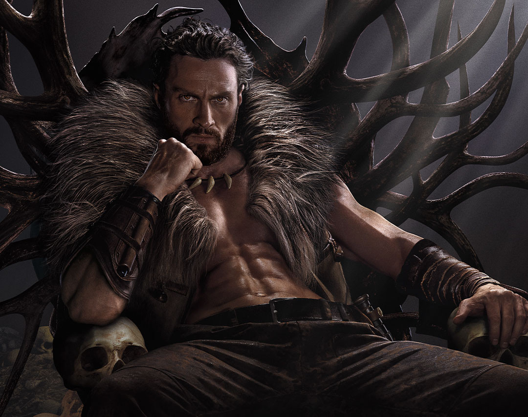 Aaron Taylor Johnson - nam tài tử thủ vai Quicksilver trong dự án "Avengers: Age of Ultron", được lựa chọn cho vai chính Sergei Kravinoff. Trong khi đó, Russell Crowe đảm nhận vai thần Zeus trong "Thor: Love and Thunder" cũng sẽ góp mặt với vai bố của Kravinoff.