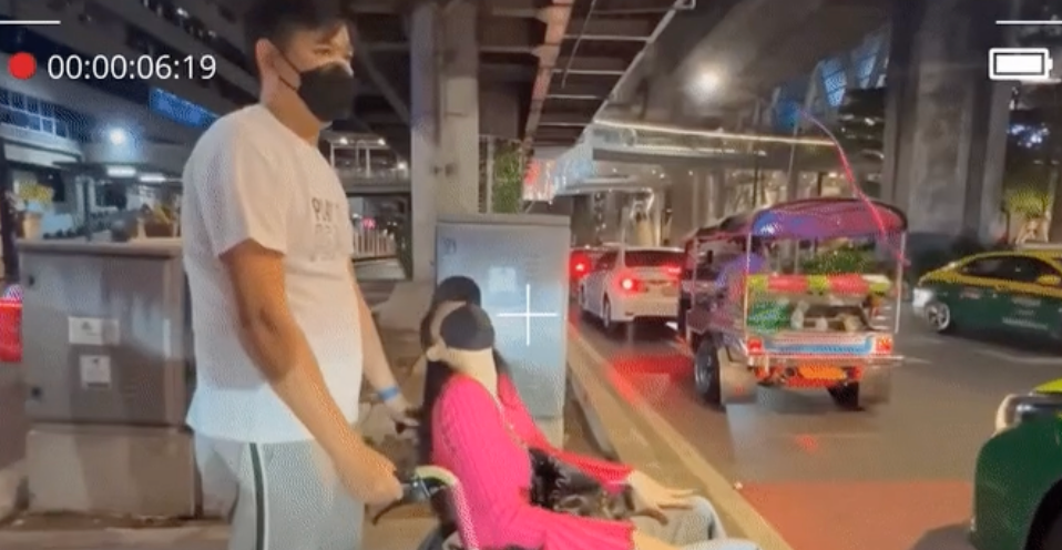 Trong quá trình thực hiện phương pháp thụ tinh, ông xã Minh Hằng luôn đồng hành cùng vợ. Trong quá trình thực hiện phương pháp thụ tinh, ông xã Minh Hằng luôn đồng hành cùng vợ.