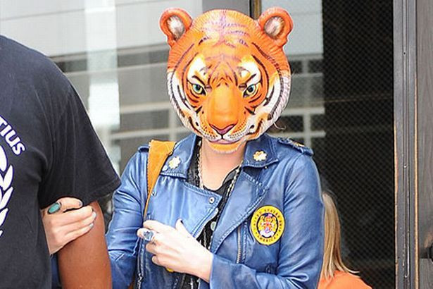 Kesha luôn làm cánh truyền thông bất ngờ.