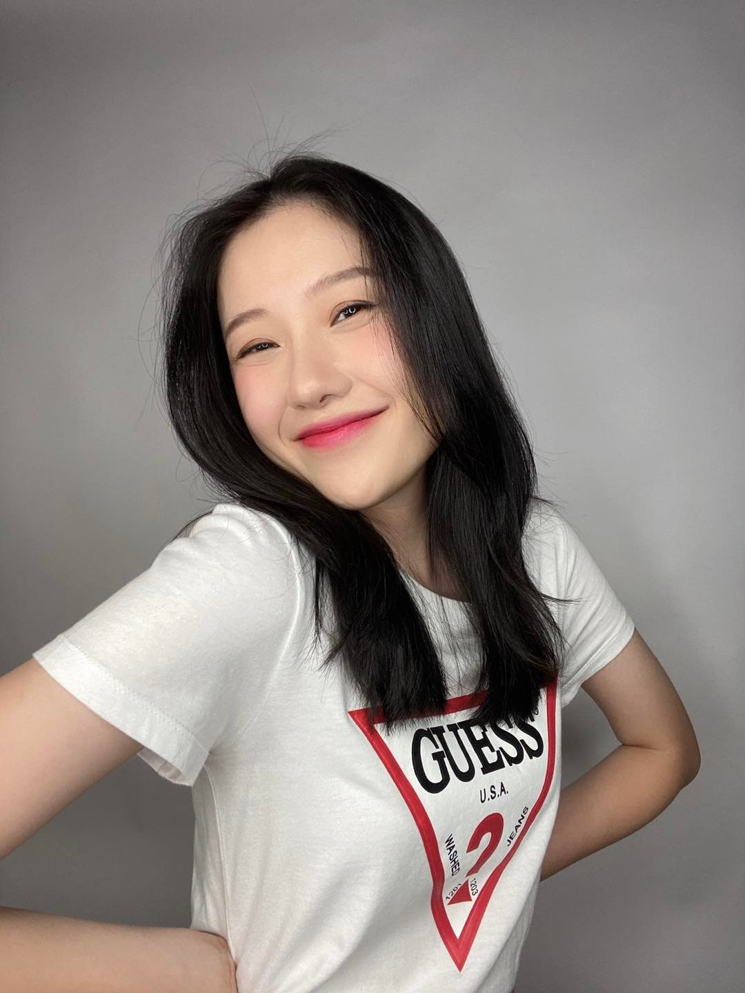 Nhan sắc đời thường của Uyển Ân cũng nhận được nhiều lời khen bởi sự trẻ trung. Nhan sắc đời thường của Uyển Ân cũng nhận được nhiều lời khen bởi sự trẻ trung.