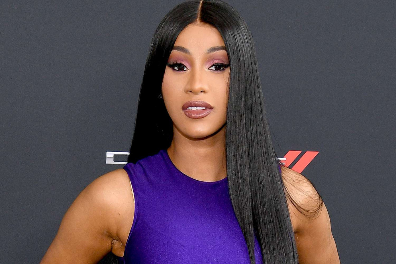 Cardi B cho rằng bản thân đang bị khán giả quay lưng. Cardi B cho rằng bản thân đang bị khán giả quay lưng.
