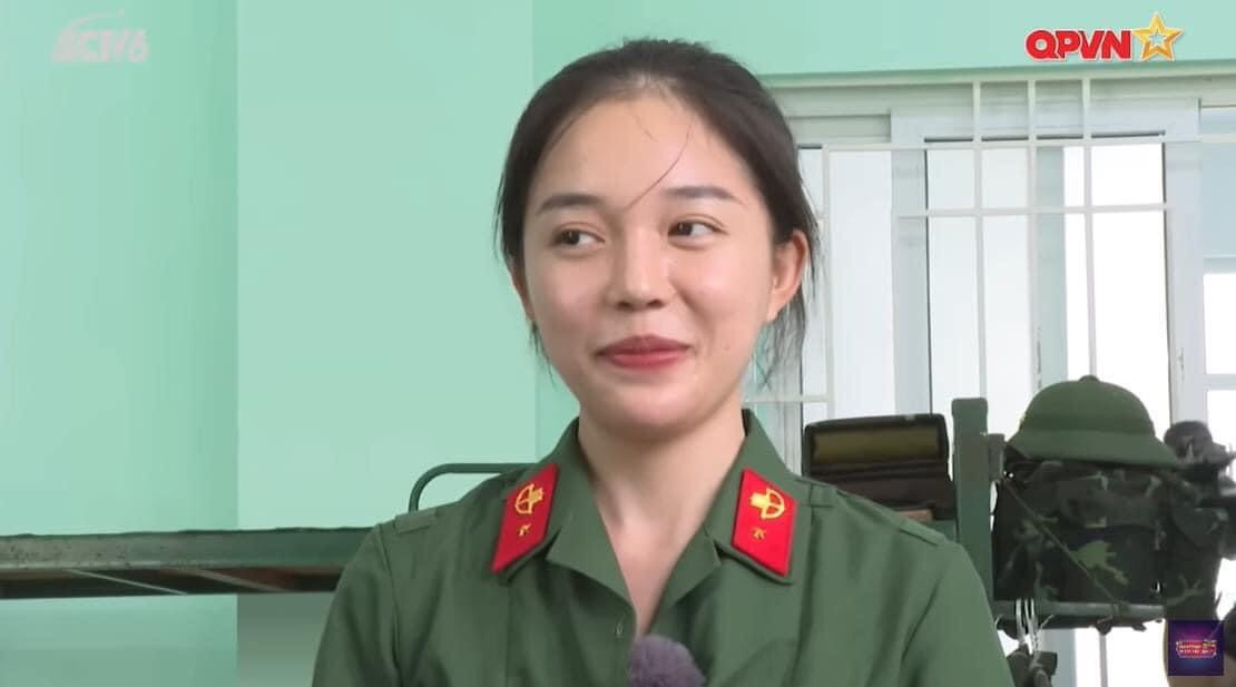 Linh Ngọc Đàm khiến khán giả trầm trồ bởi làn da không tì vết. Linh Ngọc Đàm khiến khán giả trầm trồ bởi làn da không tì vết.