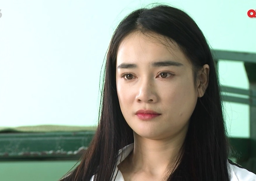 Nhã Phương trang điểm nhẹ nhàng trước ống kính. Nhã Phương trang điểm nhẹ nhàng trước ống kính.