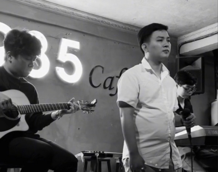 Ngoại hình &quot;phát tướng&quot; của nam ca sĩ khiến công chúng lo lắng.