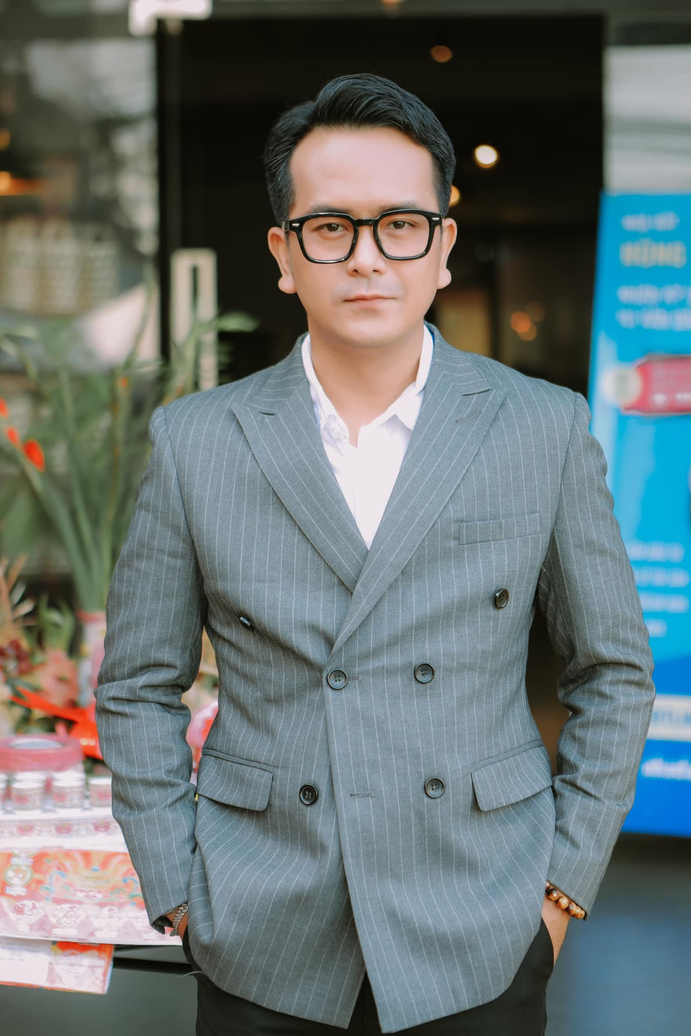 Hùng Thuận đã gặt hái được một số thành công nhất định trong lĩnh vực bất động sản. Hùng Thuận đã gặt hái được một số thành công nhất định trong lĩnh vực bất động sản.