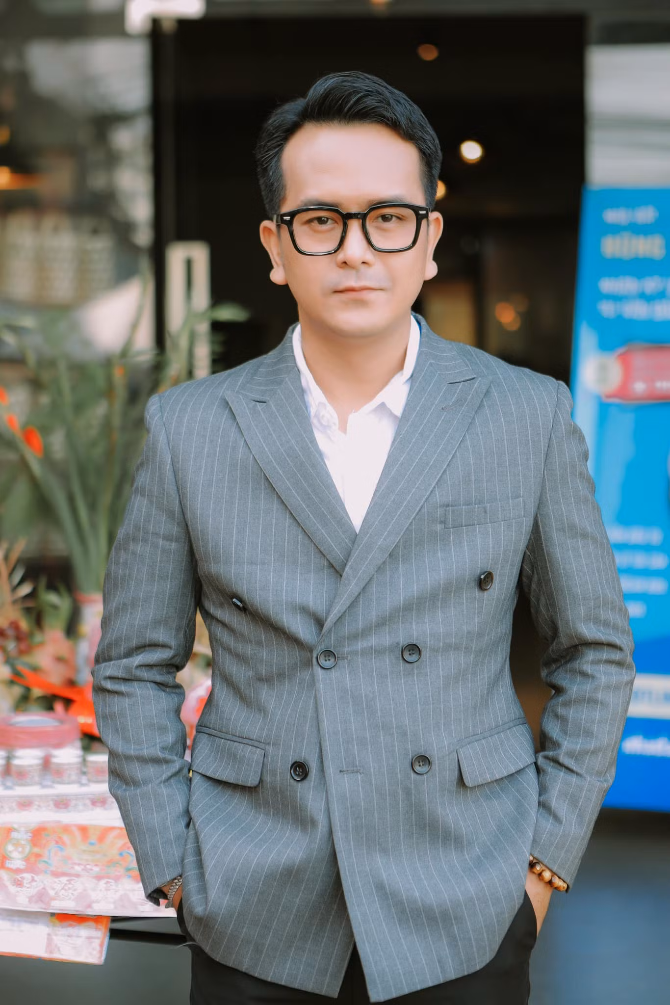 Hùng Thuận đã gặt hái được một số thành công nhất định trong lĩnh vực bất động sản. Hùng Thuận đã gặt hái được một số thành công nhất định trong lĩnh vực bất động sản.