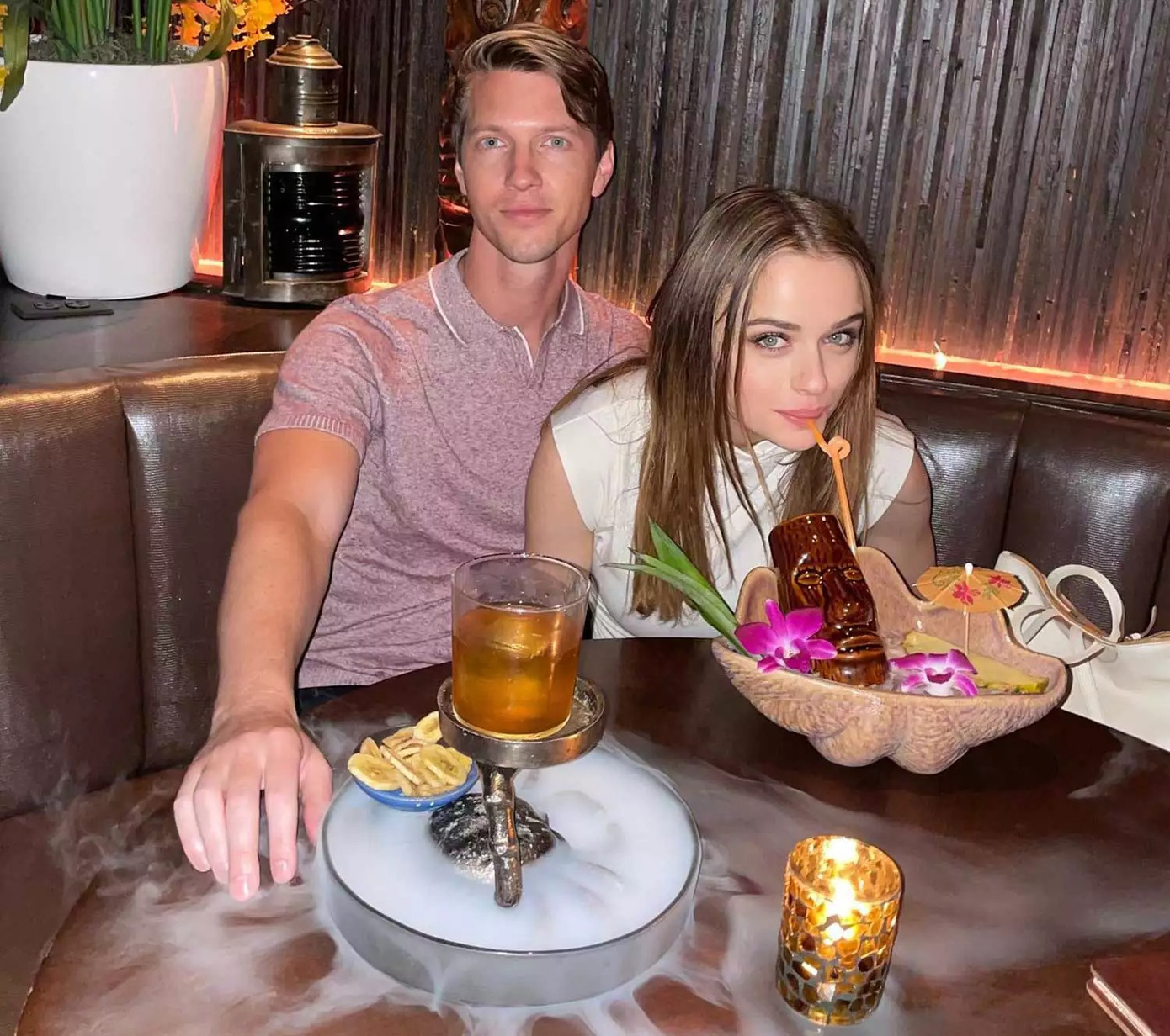 Joey King thường xuyên đăng tải ảnh ngọt ngào với Steven Piet lên mạng xã hội.