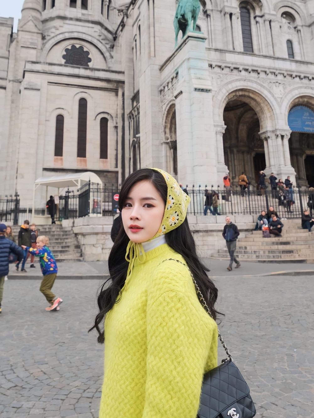 Nữ DJ liên tục cập nhật hình ảnh nhưng lại không nhắc gì đến những tin đồn tình cảm.