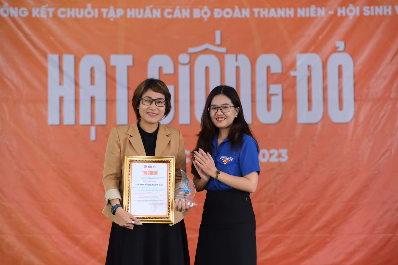 Một hành trình tràn đầy hoài bão, mục tiêu và kỳ vọng mới đang sôi sục trong trái tim người cán bộ sau khi kết thúc chuỗi tập huấn 4 chuyên đề. Nguồn: Sức trẻ Nhân Văn