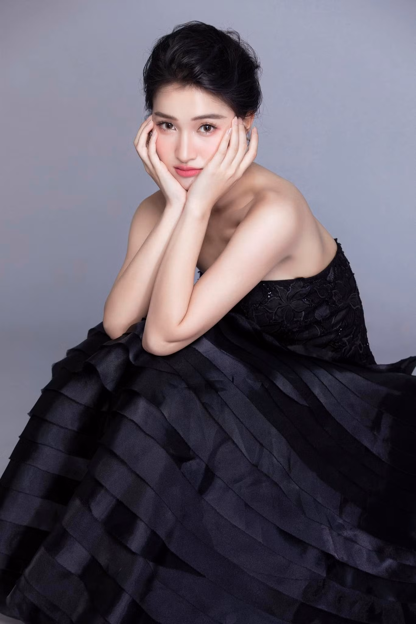 Phương Nhi đang là sinh viên năm 3 của trường Đại học Luật Hà Nội.