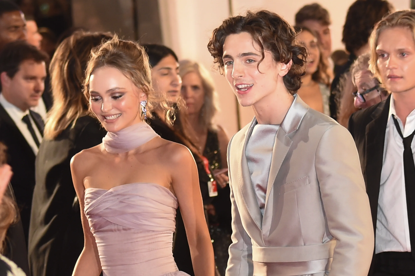 Lily-Rose Depp và Timothée Chalamet thuở còn mặn nồng.