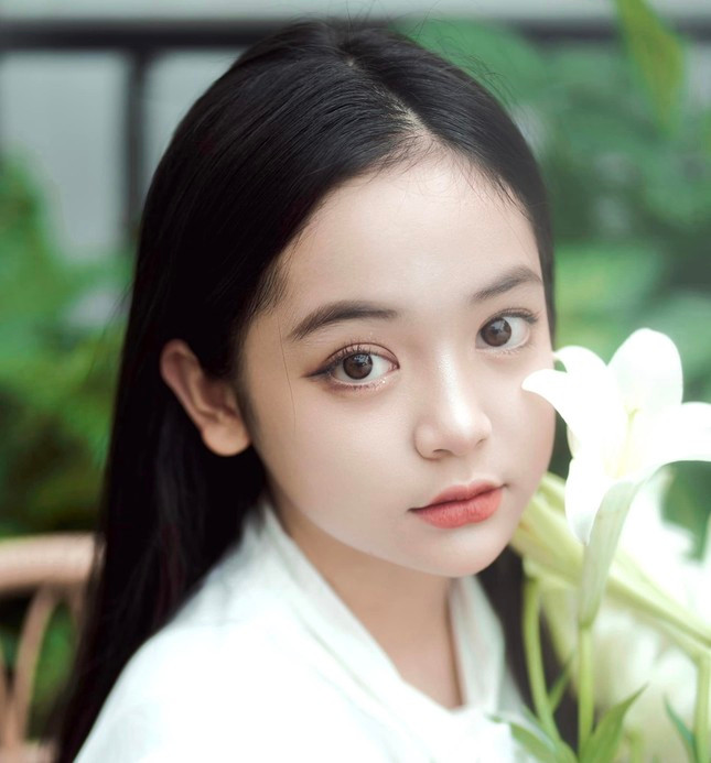 Cô bé được khán giả ưu ái gọi là “tiểu Địch Lệ Nhiệt Ba”. Cô bé được khán giả ưu ái gọi là “tiểu Địch Lệ Nhiệt Ba”.