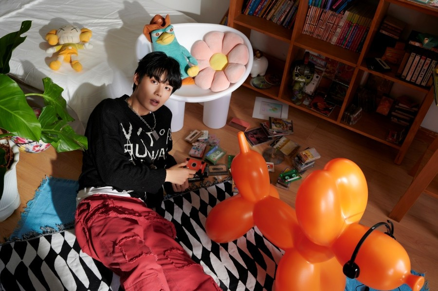 MV cũng là lần đầu tiên nam ca sĩ tham gia vào hầu hết các khâu thực hiện. MV cũng là lần đầu tiên nam ca sĩ tham gia vào hầu hết các khâu thực hiện.