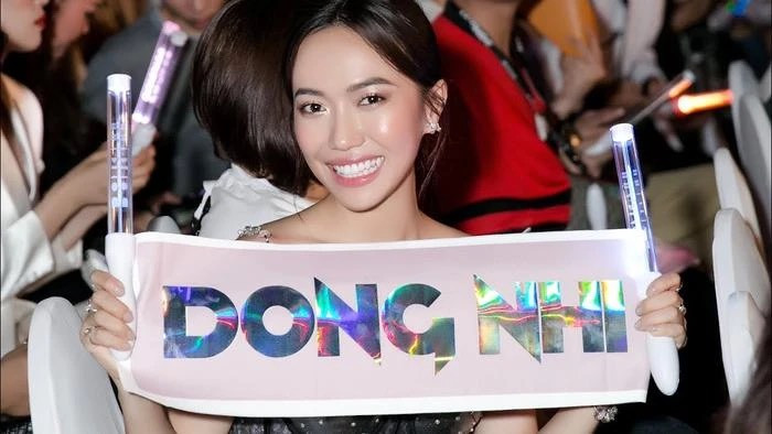 Bà xã Anh Tú từng tham gia concert của Đông Nhi và "quẩy" nhiệt tình cùng "chị gái ruột".