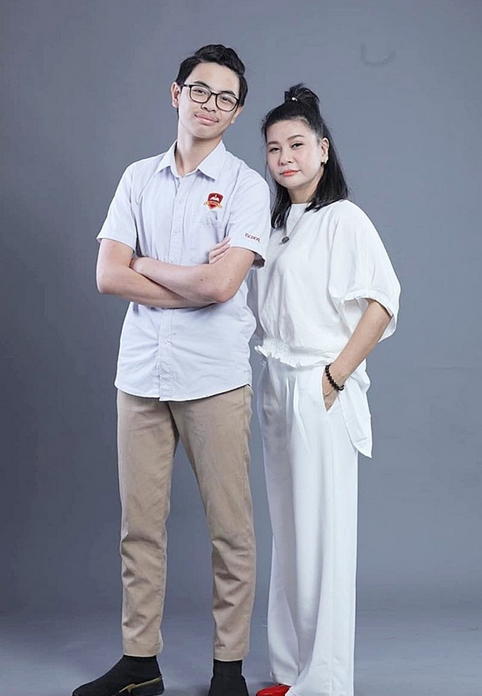 Cát Phượng dành nhiều thời gian để chăm sóc con trai. Cát Phượng dành nhiều thời gian để chăm sóc con trai.