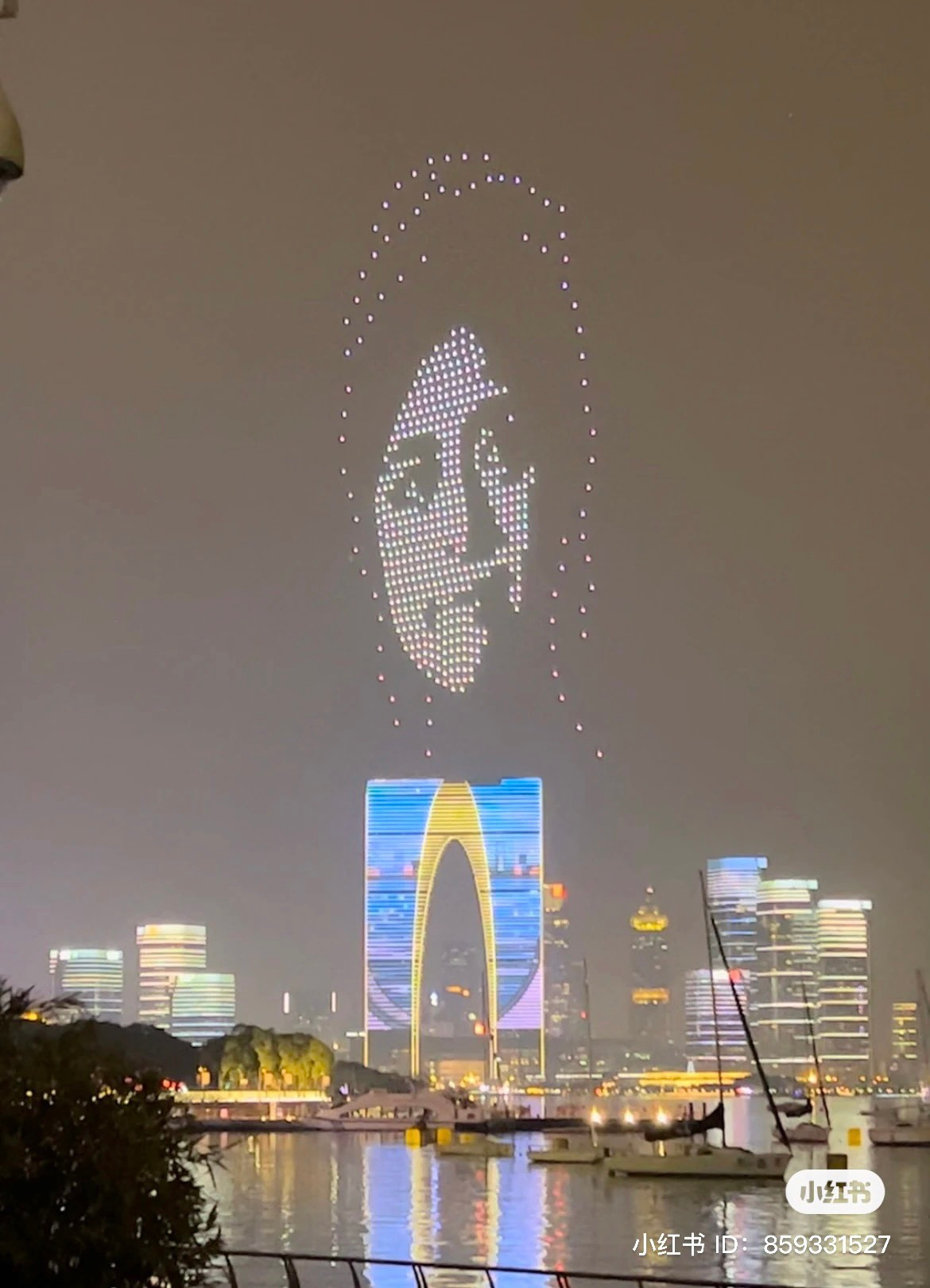 Chân dung cô vợ hạnh phúc nhất hôm nay. Nguồn: Xiao Hong Shu Chân dung cô vợ hạnh phúc nhất hôm nay. Nguồn: Xiao Hong Shu