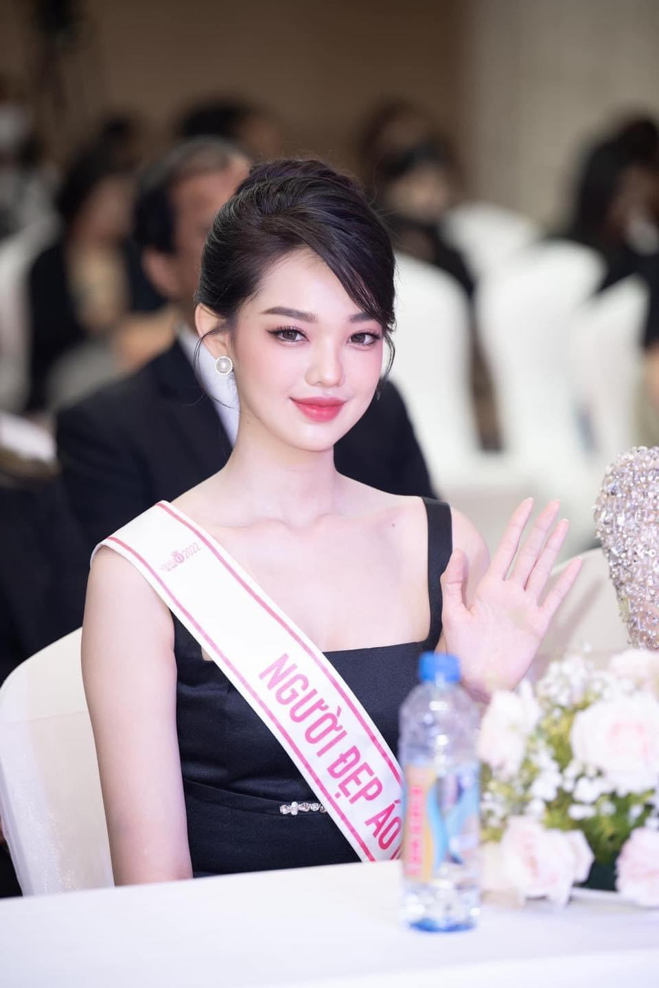 Bé Quyên chính thức lên tiếng xác nhận không tham dự cuộc thi Miss Grand Vietnam2023. Bé Quyên chính thức lên tiếng xác nhận không tham dự cuộc thi Miss Grand Vietnam2023.