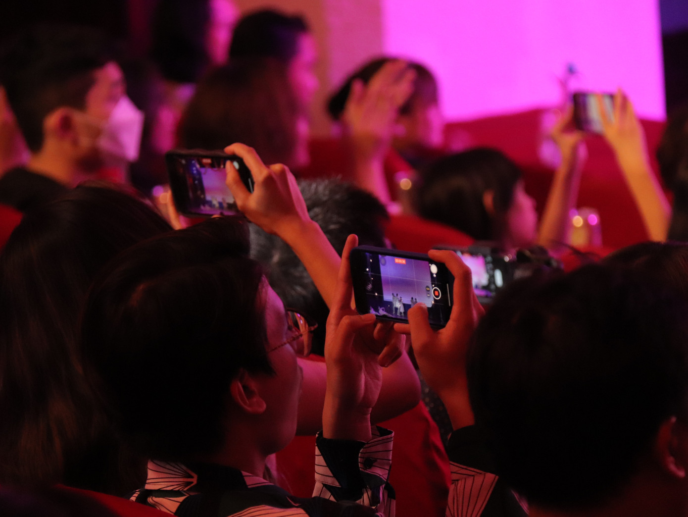 Gần 350 khán giả tham dự chương trình.