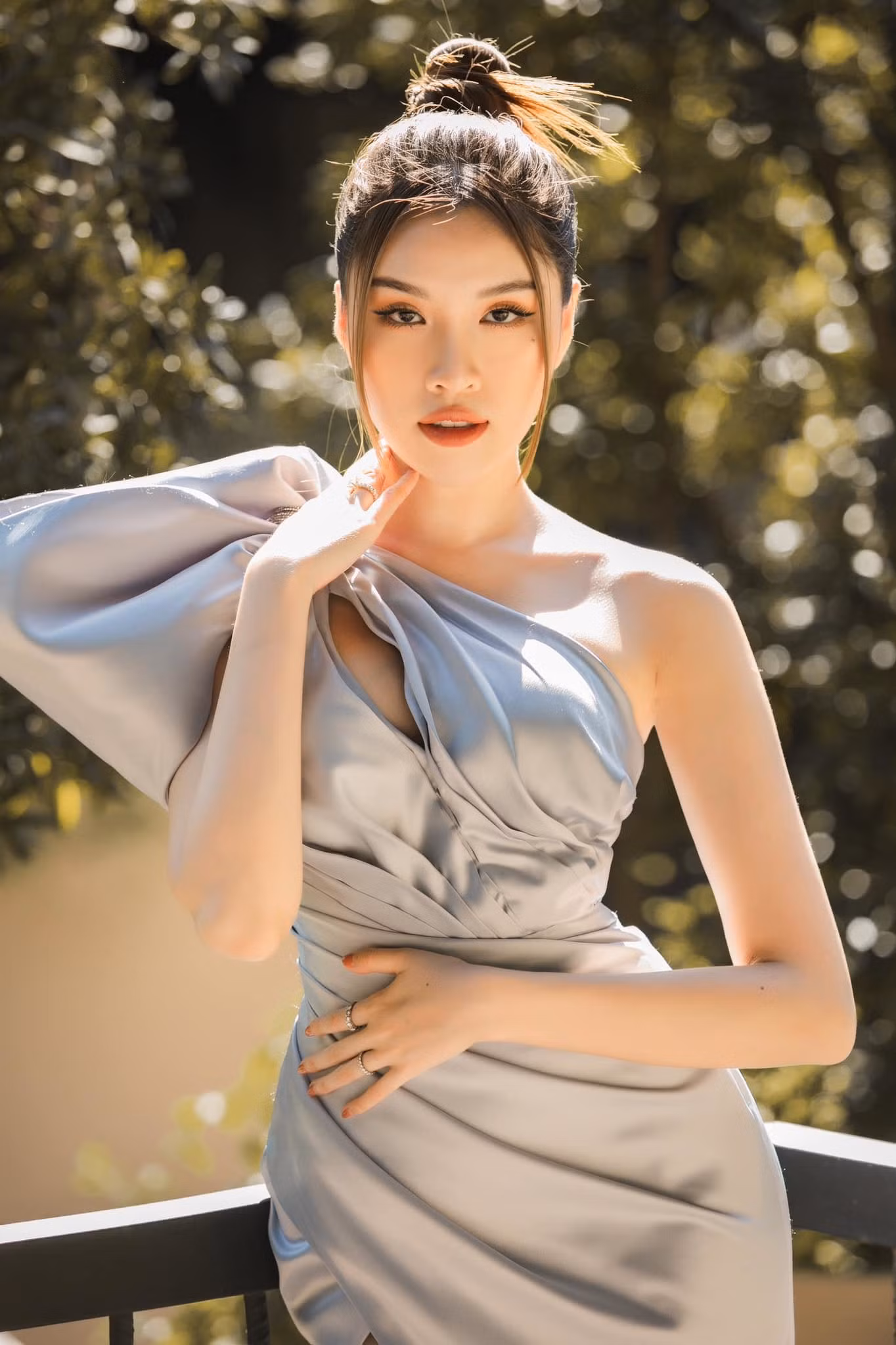 Thanh Thanh Huyền sở hữu trình độ học vấn cùng khả năng ngoại ngữ rất đáng ngưỡng mộ. Thanh Thanh Huyền sở hữu trình độ học vấn cùng khả năng ngoại ngữ rất đáng ngưỡng mộ.