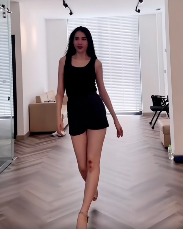 Netizen nhận thấy Dịu Thảo đang bị thương khá nặng ở đầu gối. Netizen nhận thấy Dịu Thảo đang bị thương khá nặng ở đầu gối.