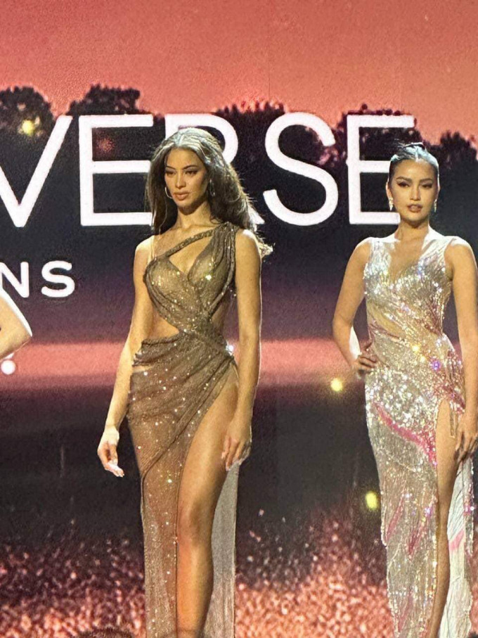 Andreína Martíne, Á hậu 2 Miss Universe 2022 trong thiết kế của Nguyễn Minh Tuấn. Andreína Martíne, Á hậu 2 Miss Universe 2022 trong thiết kế của Nguyễn Minh Tuấn.