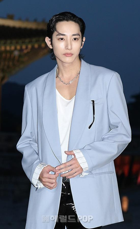 Diễn viên Lee Soo Hyuk. Diễn viên Lee Soo Hyuk.