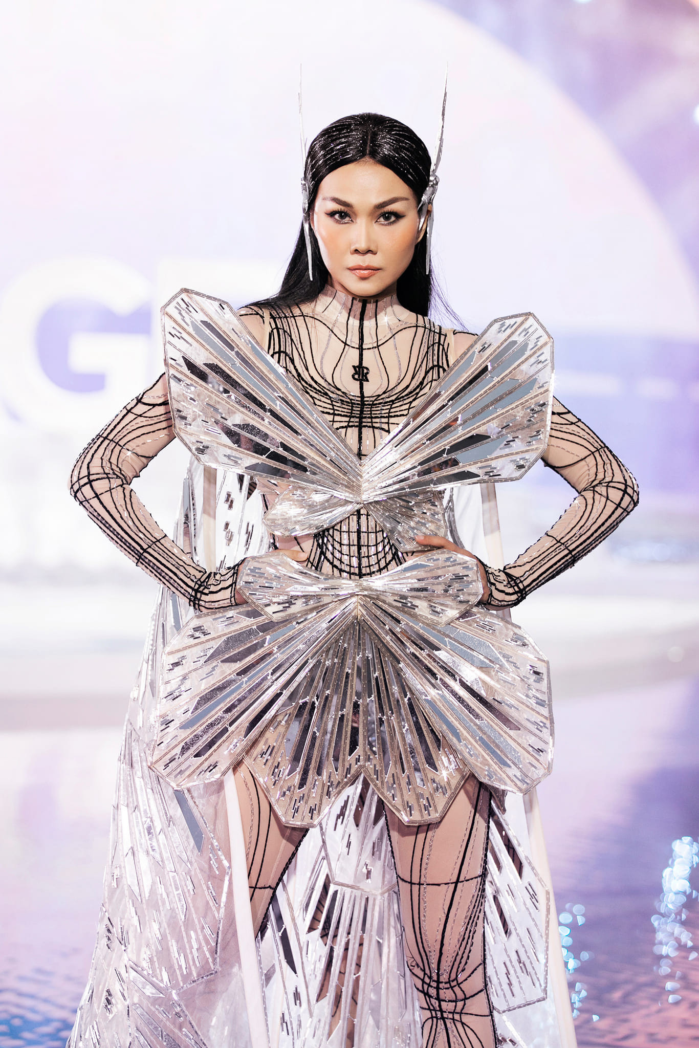 Trong hơn 20 năm hoạt động, Thanh Hằng liên tục vướng phải các tin đồn hẹn hò với nhiều gương mặt đình đám.