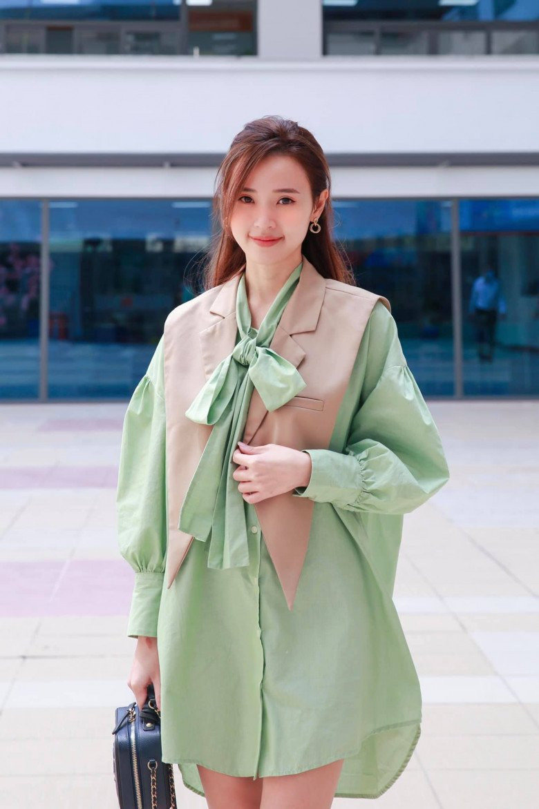 Ngoài hoạt động nghệ thuật, Midu còn được biết đến là một giảng viên đại học. Ngoài hoạt động nghệ thuật, Midu còn được biết đến là một giảng viên đại học.