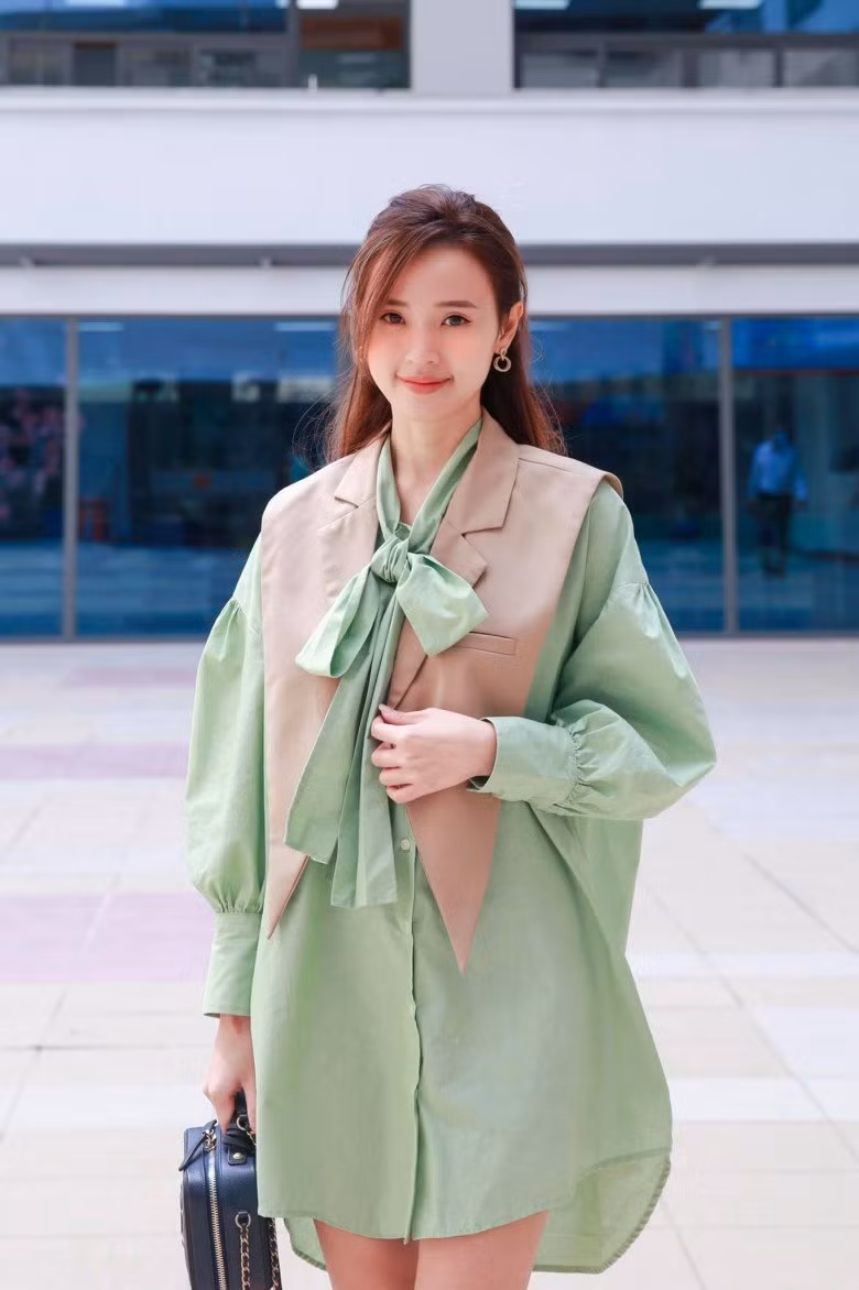 Ngoài hoạt động nghệ thuật, Midu còn được biết đến là một giảng viên đại học.