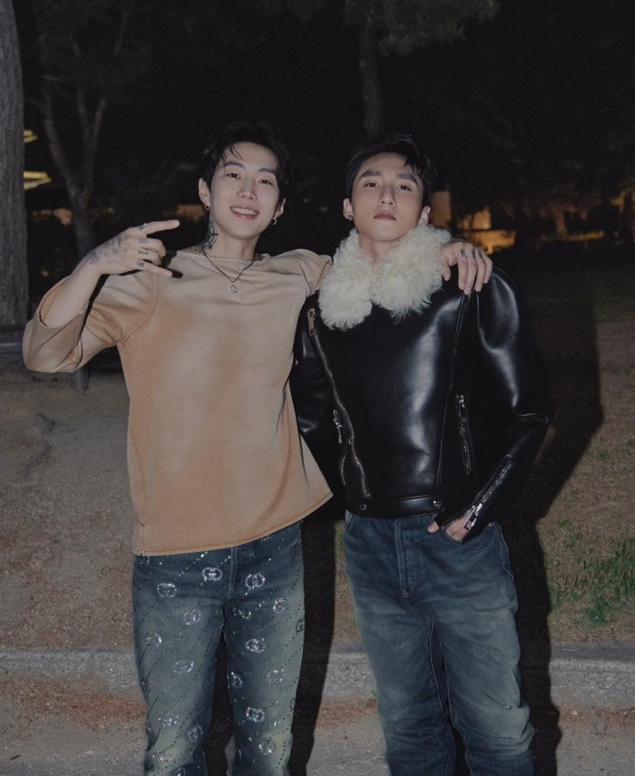 Jay Park và Sơn Tùng trong một khoảnh khắc khiến người hâm mộ thích thú.