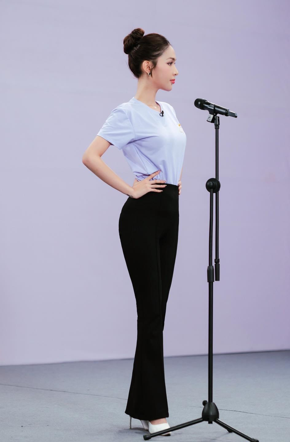 Mỹm Trần được nhận xét có vẻ đẹp gần giống với đàn chị Đỗ Nhật Hà. Mỹm Trần được nhận xét có vẻ đẹp gần giống với đàn chị Đỗ Nhật Hà.